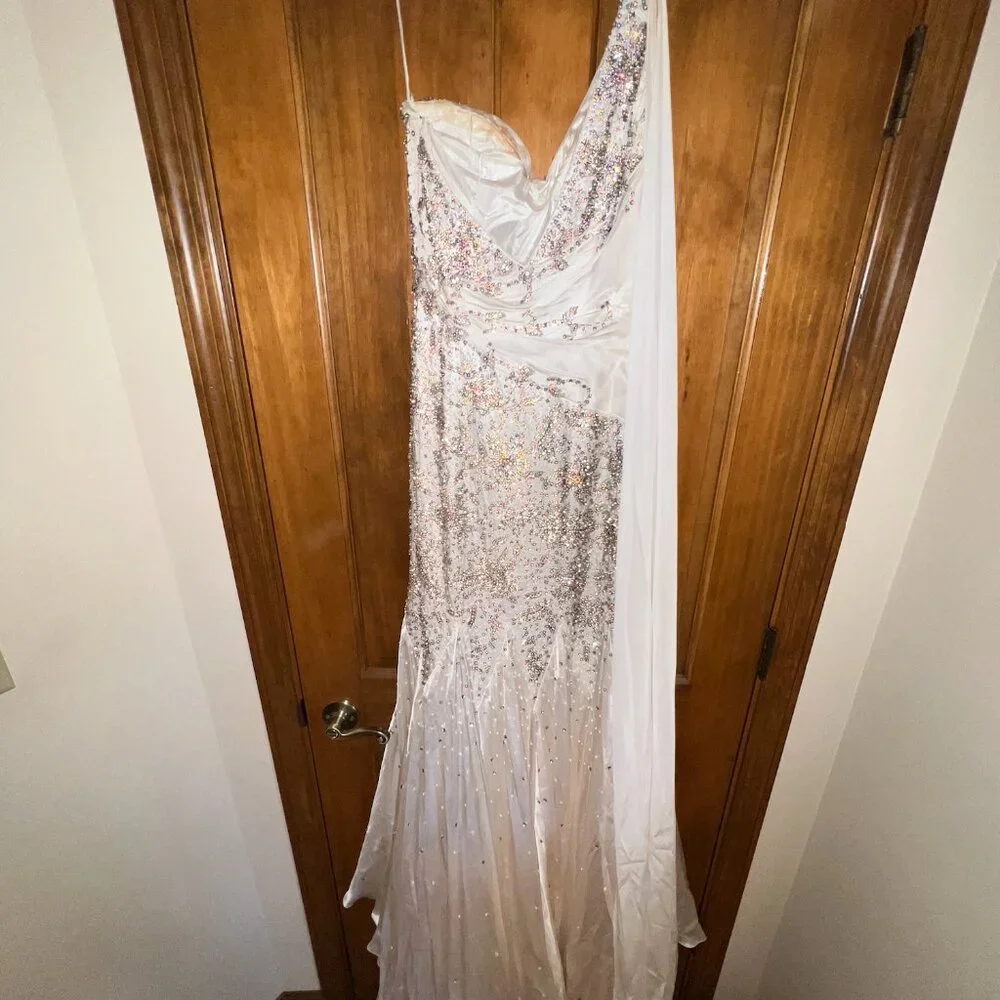 Mac Duggal One Shoulder Sequin Dress - White and Silver - Picture 5 of 7